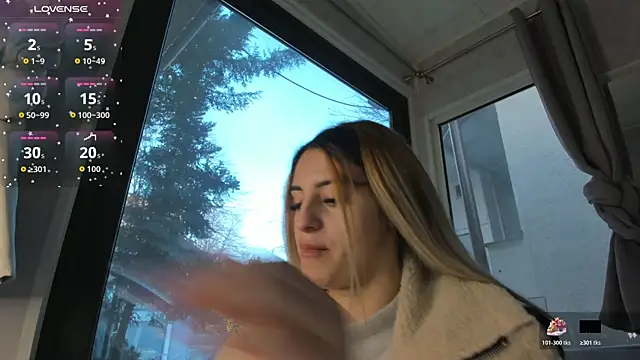 Snapshot of Ella_Vee chatting on January 17, 6:28 am Ella Vee online show from January 17, 6:28 am