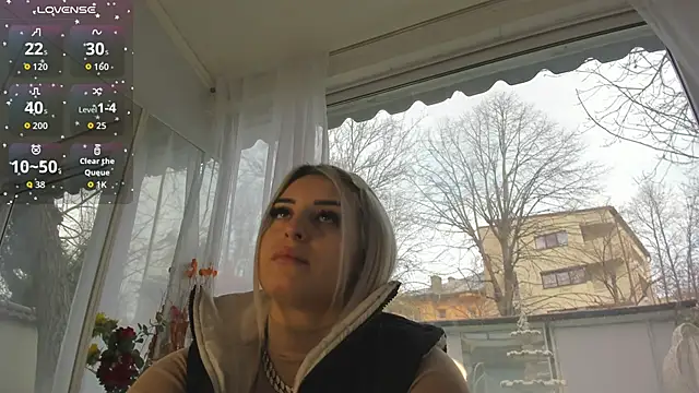 Ella Vee online show from March 25, 5:40 am