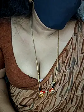 luci-queen online show from May 19, 7:43 pm