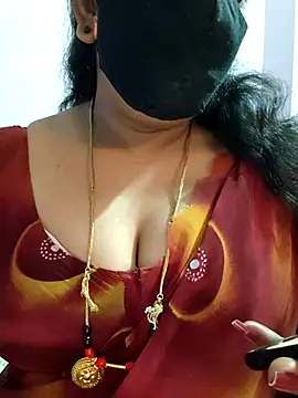 luci-queen online show from May 15, 5:22 pm