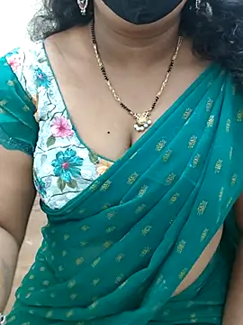 luci-queen online show from June 26, 8:20 am