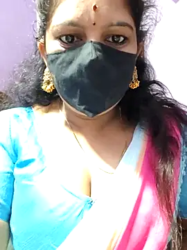 luci-queen online show from September 20, 2:55 pm