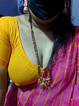 luci-queen online show from October 17, 5:00 am