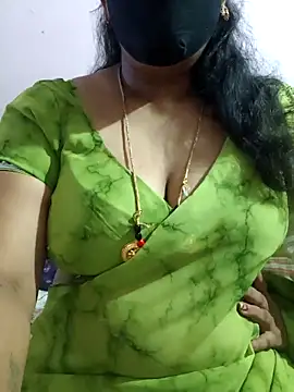 luci-queen online show from May 17, 6:08 pm