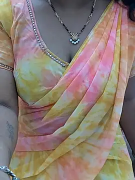 luci-queen online show from June 19, 9:15 am