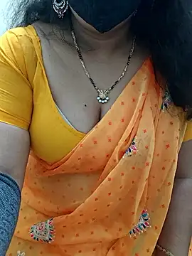 luci-queen online show from June 17, 8:47 am
