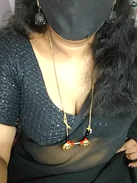 luci-queen online show from May 23, 7:29 am