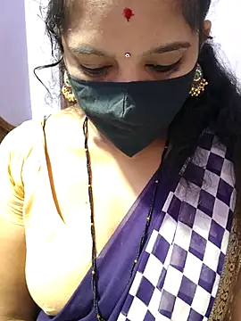 luci-queen online show from September 10, 4:44 am