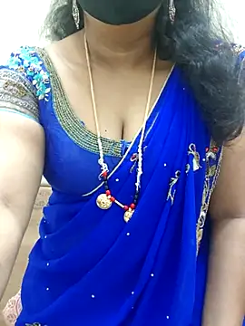 luci-queen online show from July 26, 6:31 am