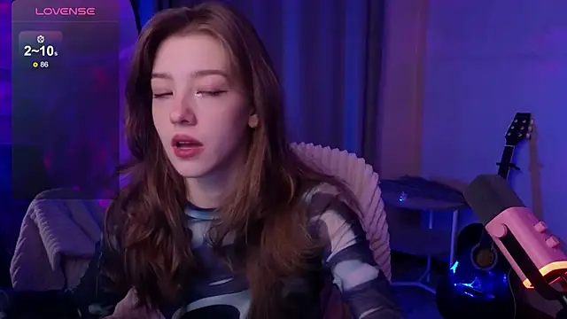 Snapshot of AstraMist chatting on November 5, 1:36 pm AstraMist online show from November 5, 1:36 pm