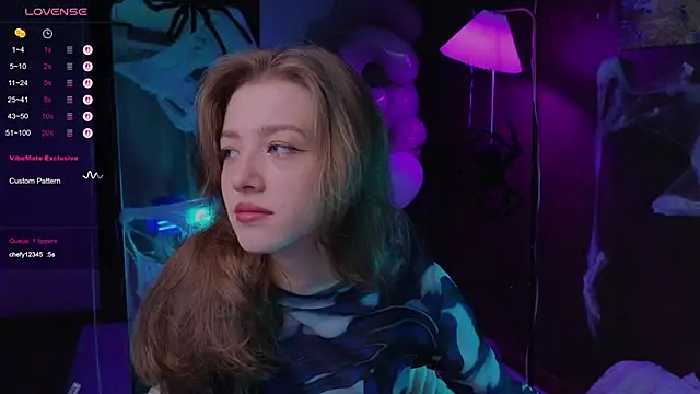 Snapshot of AstraMist chatting on October 27, 1:45 pm AstraMist online show from October 27, 1:45 pm