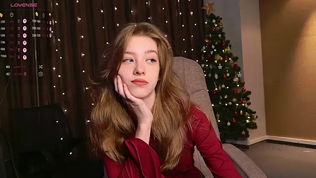 Snapshot of AstraMist chatting on December 16, 5:44 am AstraMist online show from December 16, 5:44 am