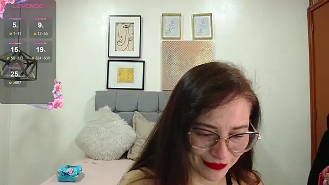  naomi s online show from May 19, 1:40 pm