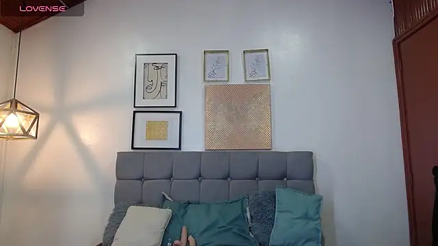  naomi s online show from March 25, 1:21 pm