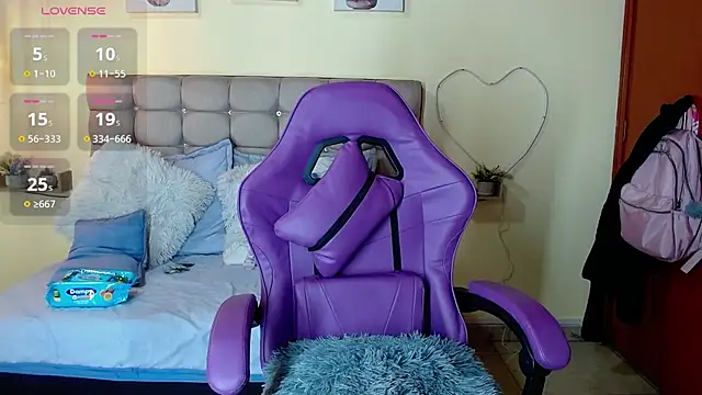 Snapshot of _naomi_s chatting on July 12, 1:56 pm naomi s online show from July 12, 1:56 pm