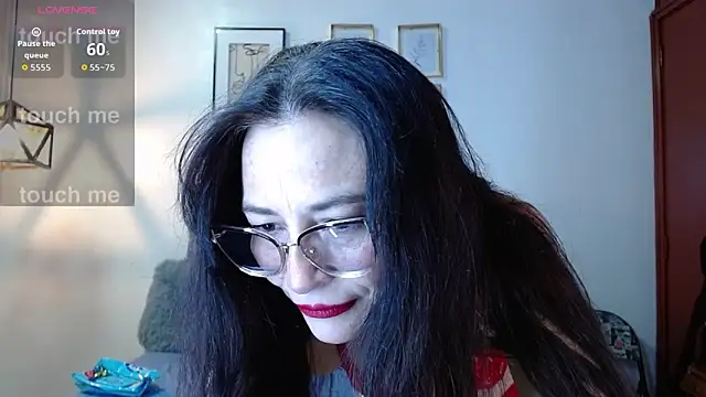  naomi s online show from April 10, 1:40 pm