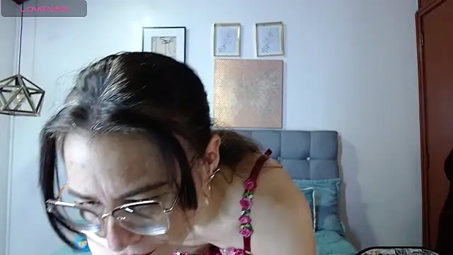  naomi s online show from November 30, 1:45 pm