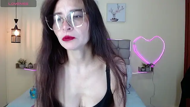 Snapshot of _naomi_s chatting on June 20, 1:38 pm naomi s online show from June 20, 1:38 pm