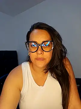 Nicoleefaith  online show from March 15, 8:38 pm