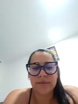 Nicoleefaith  online show from April 4, 12:06 am