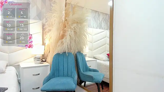 Nina Ford  online show from December 2, 8:43 pm