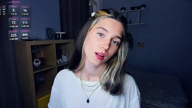 Snapshot of AntonettaTarring chatting on September 16, 7:20 am AntonettaTarring online show from September 16, 7:20 am