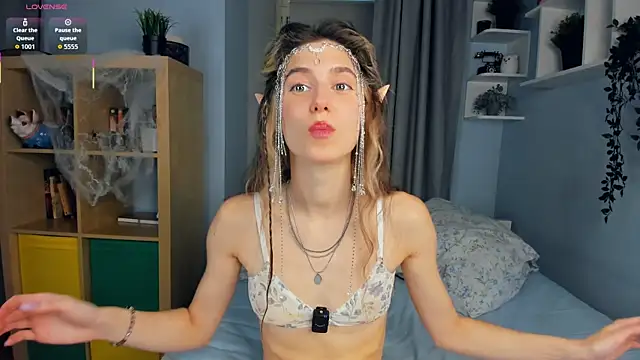 Snapshot of AntonettaTarring chatting on November 1, 7:24 am AntonettaTarring online show from November 1, 7:24 am