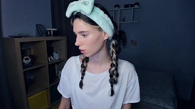 Snapshot of AntonettaTarring chatting on September 11, 7:30 am AntonettaTarring online show from September 11, 7:30 am