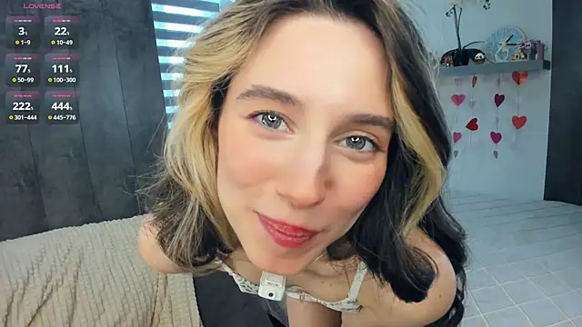 AntonettaTarring online show from March 15, 7:48 am