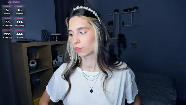 Snapshot of AntonettaTarring chatting on September 18, 7:22 am AntonettaTarring online show from September 18, 7:22 am