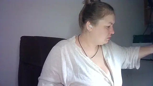 Snapshot of MartaXLove chatting on November 2, 9:31 pm MartaXLove online show from November 2, 9:31 pm