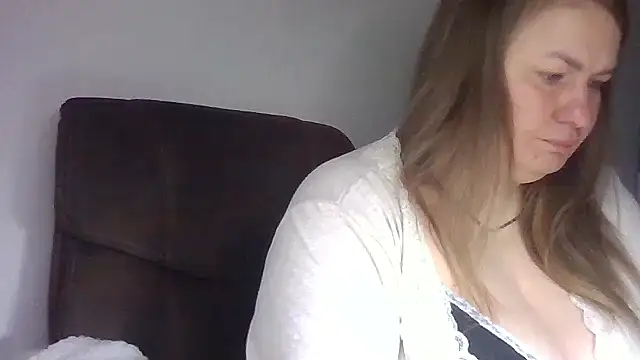 Snapshot of MartaXLove chatting on October 1, 6:23 pm MartaXLove online show from October 1, 6:23 pm