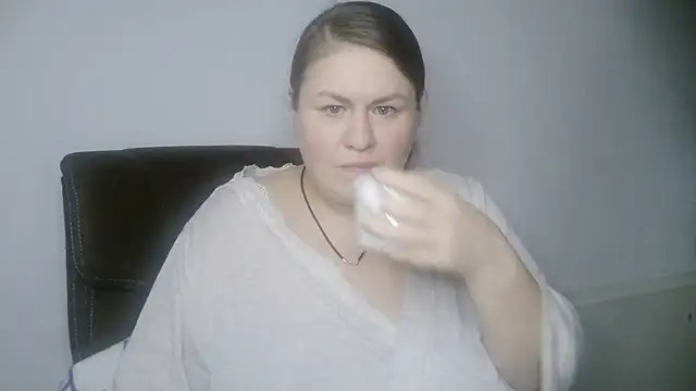 Snapshot of MartaXLove chatting on November 21, 8:13 am MartaXLove online show from November 21, 8:13 am