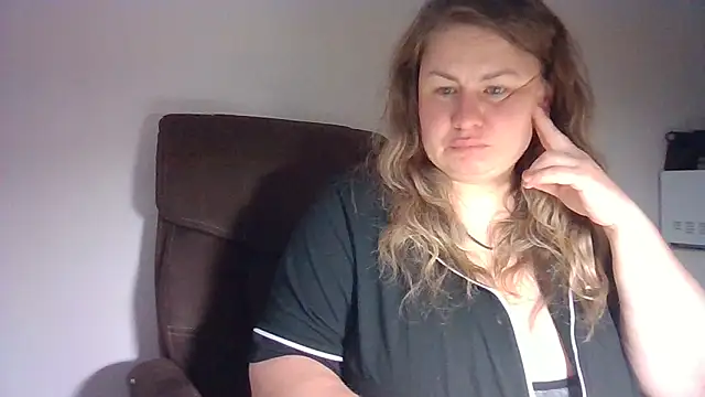 Snapshot of MartaXLove chatting on September 21, 2:22 pm MartaXLove online show from September 21, 2:22 pm