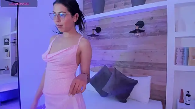 desireee  online show from February 19, 7:22 pm