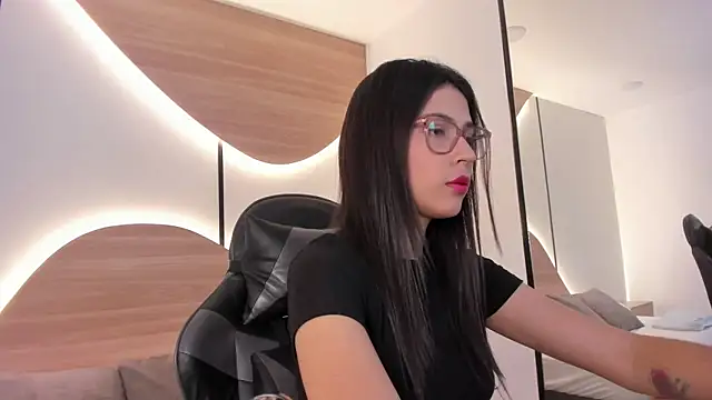 desireee  online show from November 1, 12:21 pm