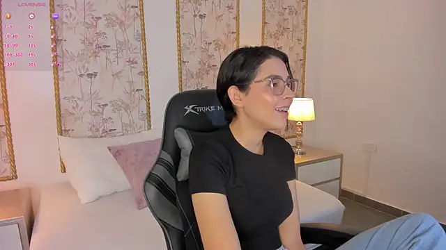 desireee  online show from January 10, 12:11 pm