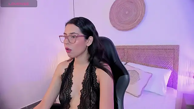 desireee  online show from April 15, 12:42 pm