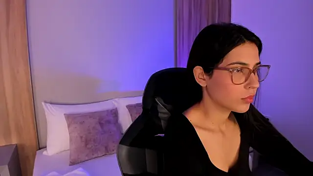 desireee  online show from November 4, 12:20 pm