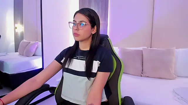 desireee  online show from February 11, 12:16 pm