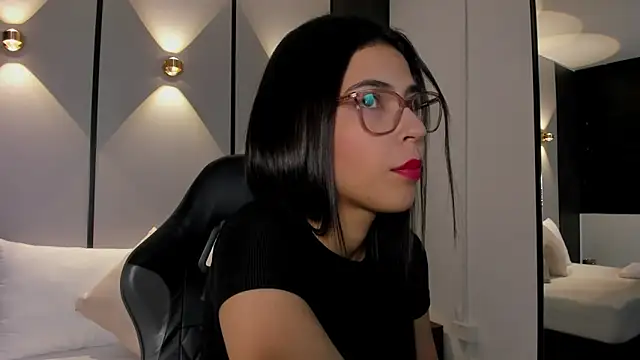 desireee  online show from October 28, 12:26 pm