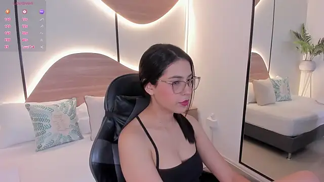 desireee  online show from December 18, 11:47 am