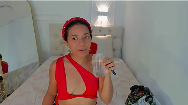 Snapshot of charlotte_dante212 chatting on July 13, 1:10 pm charlotte dante212 online show from July 13, 1:10 pm