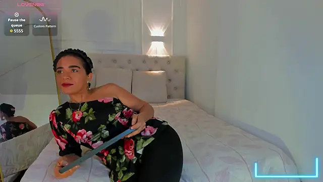 Snapshot of charlotte_dante212 chatting on July 11, 3:40 am charlotte dante212 online show from July 11, 3:40 am