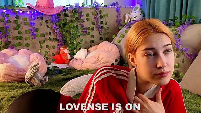 AngelicRice online show from February 9, 11:30 am