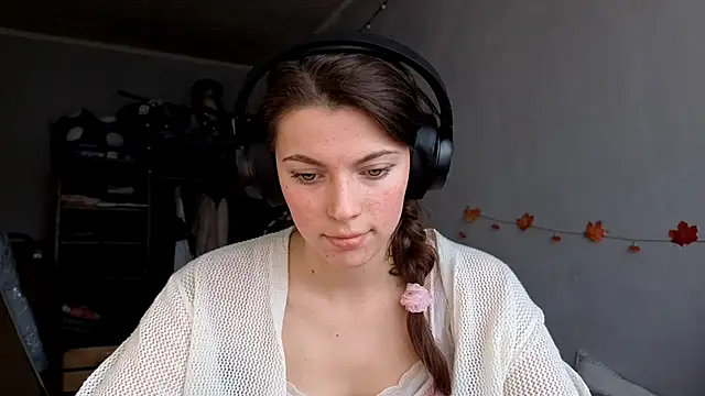 CutieAnny online show from October 30, 5:50 am