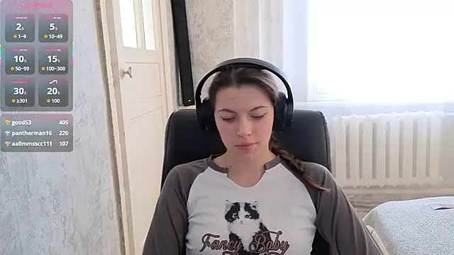 CutieAnny online show from December 17, 5:01 am