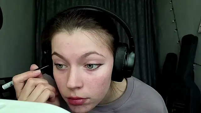 CutieAnny online show from February 3, 6:11 am