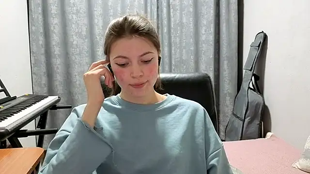 CutieAnny online show from June 1, 11:04 pm
