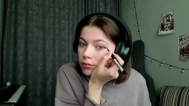 CutieAnny online show from February 11, 6:13 am